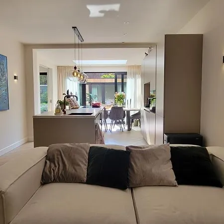 Unique Ground-floor With Beautiful Garden In דירה אמסטרדם
