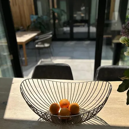 Unique Ground-floor With Beautiful Garden In Apartman *